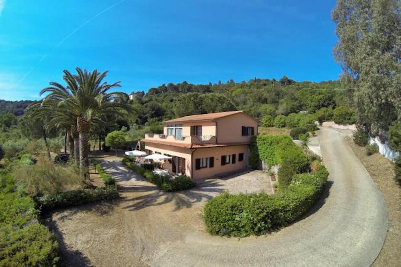 Villa Vanna Trilo -Quadrilocale كابوليفيري المظهر الخارجي الصورة